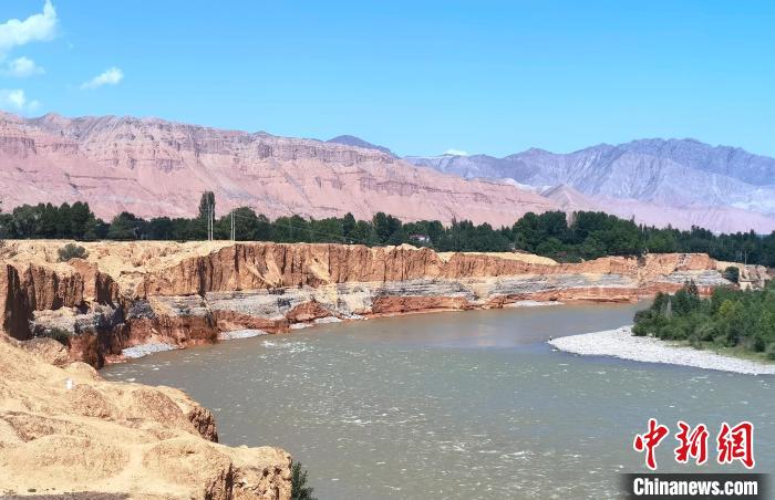 圖為黃河河曲?！埡ｖ?攝