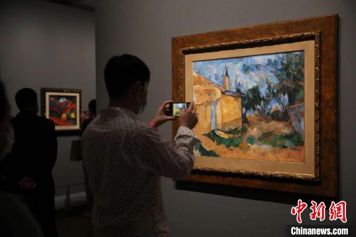 “現(xiàn)代藝術(shù)100年——意大利國家現(xiàn)當(dāng)代美術(shù)館珍藏”藝術(shù)大展。　張亨偉 攝