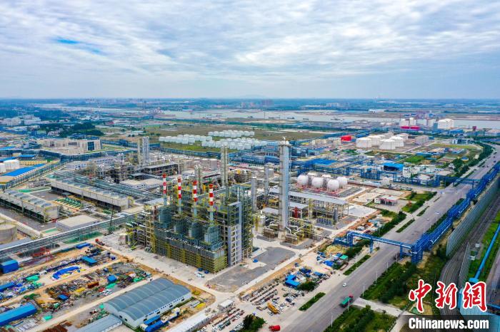 圖為廣西欽州華誼新材料基地。　譚乃豪 攝