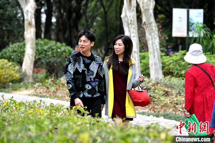 圖為3月15日，張家豪(左)與林佳臻在福建福州金山公園游玩。 <a target='_blank' href='/'><p  align=