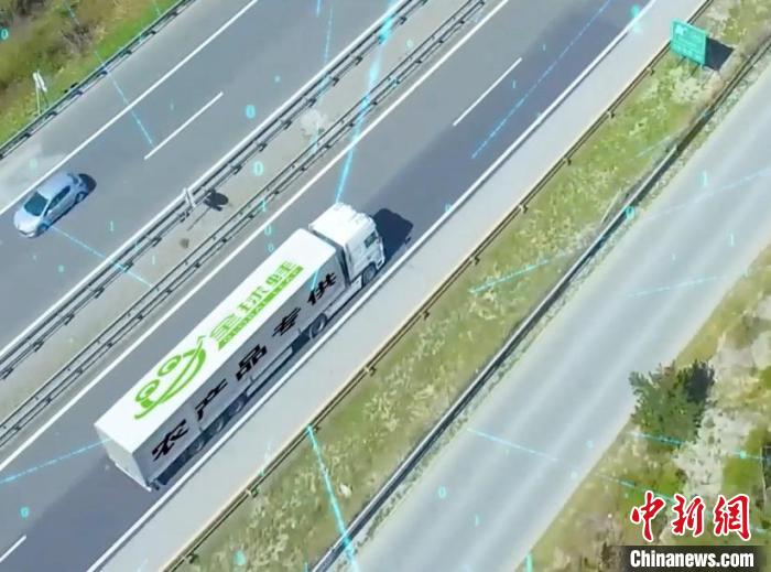 線上一鍵下單，實體門店本地配送，實現(xiàn)“即買即送”，“即時零售”將訂單在電商平臺、實體門店連接在一起?！∶捞睾眉瘓F供圖