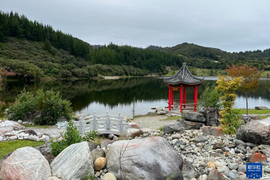 這是4月29日拍攝的新西蘭羅斯華人淘金紀念公園一角。新華社發(fā)（沃爾特 攝）