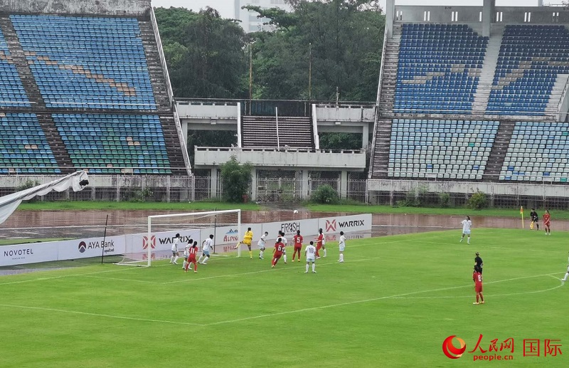 中國臺(tái)北隊(duì)門前風(fēng)聲鶴唳。人民網(wǎng)記者 李秉新攝