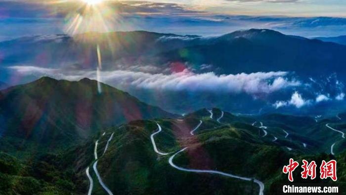 湖南城步苗族自治縣地處湘西南苗疆要區(qū)?！〕遣娇h委宣傳部 供圖