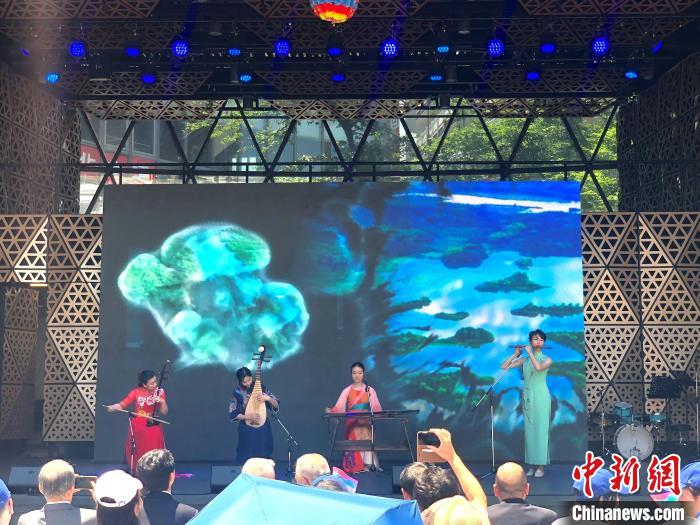 開幕式上舞臺展演之一《水龍吟》。　中國駐東京旅游辦事處供圖