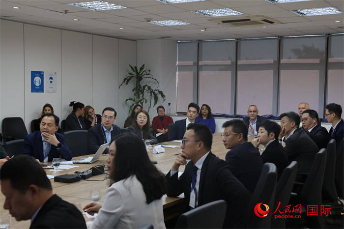 與會(huì)代表參與座談交流。人民網(wǎng)記者 時(shí)元皓攝