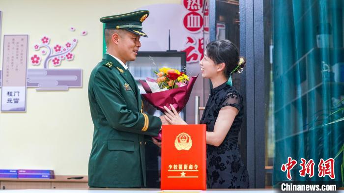 軍功章有你的一半?！堦愑?攝