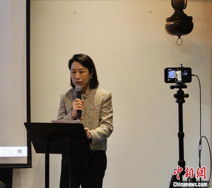 中國駐泰國大使館經(jīng)濟(jì)商務(wù)處參贊張瀟瀟致辭。<a target='_blank' href='/' _fcksavedurl='/'><p  align=