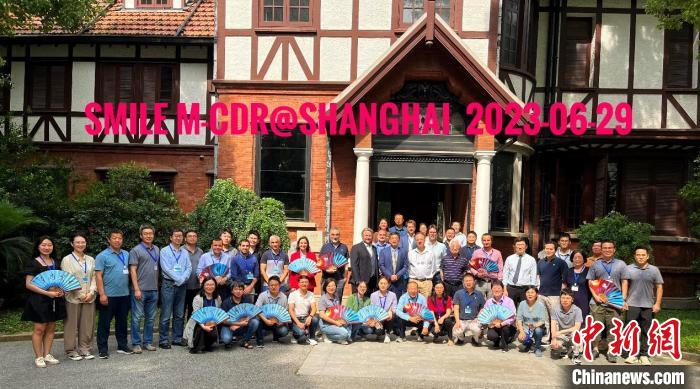 “微笑”衛(wèi)星(SMILE)任務(wù)中歐聯(lián)合轉(zhuǎn)正樣設(shè)計(jì)評(píng)審會(huì)合影。　中科院國(guó)家空間科學(xué)中心 供圖