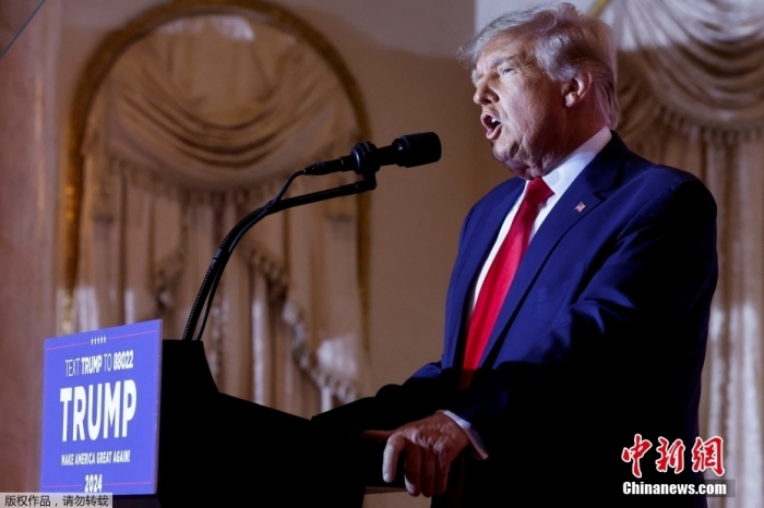 當地時間2022年11月15日，美國前總統(tǒng)特朗普在佛羅里達州海湖莊園發(fā)表演講，正式宣布將參加2024年美國總統(tǒng)大選。據美媒報道，特朗普已正式提交文件加入2024年總統(tǒng)競選。這是特朗普第三次發(fā)起美國總統(tǒng)競選活動。