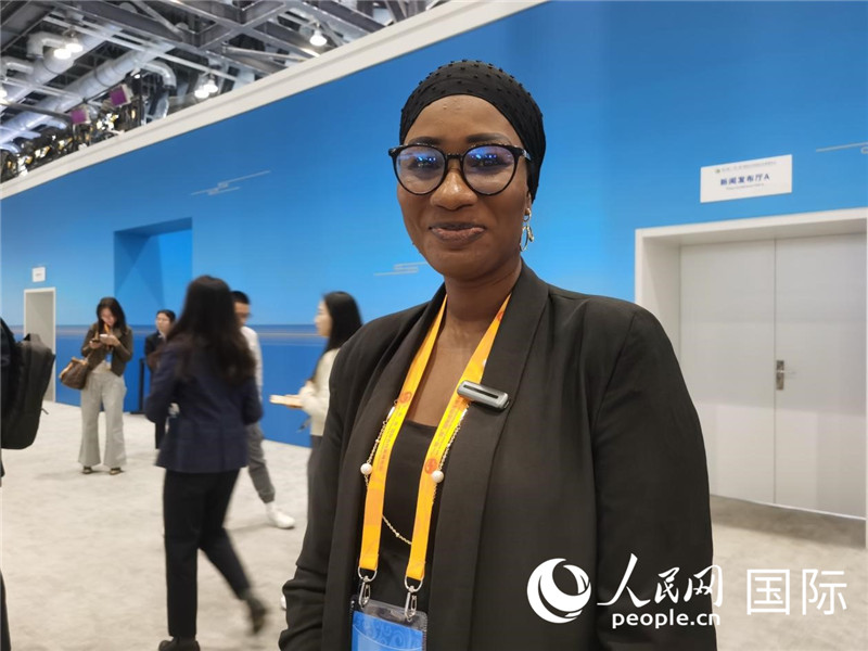 塞內(nèi)加爾塞內(nèi)網(wǎng)記者阿瓦·法耶接受人民網(wǎng)采訪。 人民網(wǎng) 孫鴻宇攝