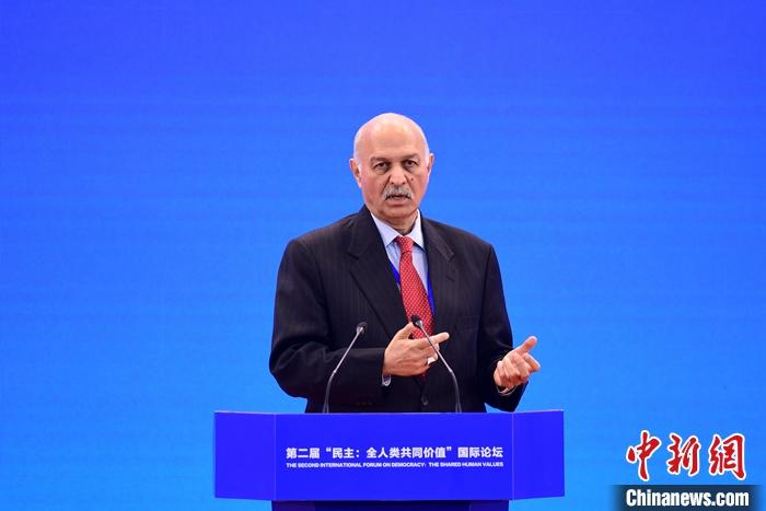 3月23日，第二屆“民主：全人類共同價值”國際論壇開幕式在北京舉行。圖為巴基斯坦參議院國防委員會主席穆沙希德·侯賽因在開幕式上作主題發(fā)言。 <a target='_blank' href='/'><p  align=