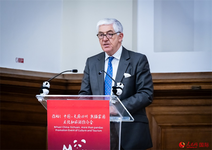 英中商業(yè)發(fā)展中心主席約翰·麥克萊恩致辭。人民網(wǎng) 郭錦標(biāo)攝