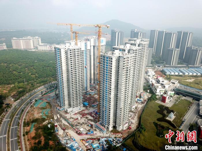 廣州一在建樓盤。 范少鵬 攝