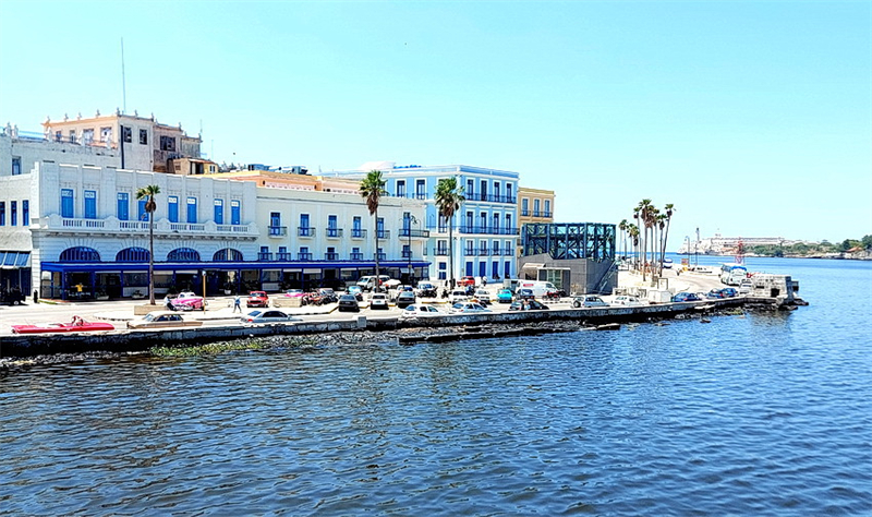 連接哈瓦那新老城區(qū)的海濱大道。于世文攝