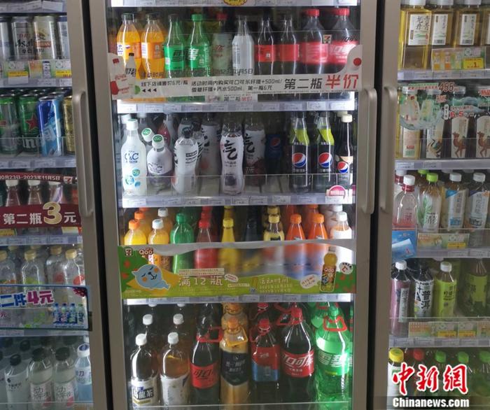 某便利店，最便宜的瓶裝飲料也在4元以上。<a target='_blank' href='/' ><p  align=