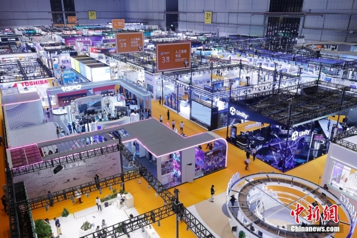 11月5日，第六屆中國(guó)國(guó)際進(jìn)口博覽會(huì)在國(guó)家會(huì)展中心(上海)開(kāi)幕。<a target='_blank' href='/' _fcksavedurl='/'><p  align=