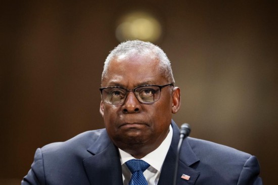 這是2023年10月31日，在美國首都華盛頓國防部長奧斯汀出席國會聽證會。新華社記者劉杰攝