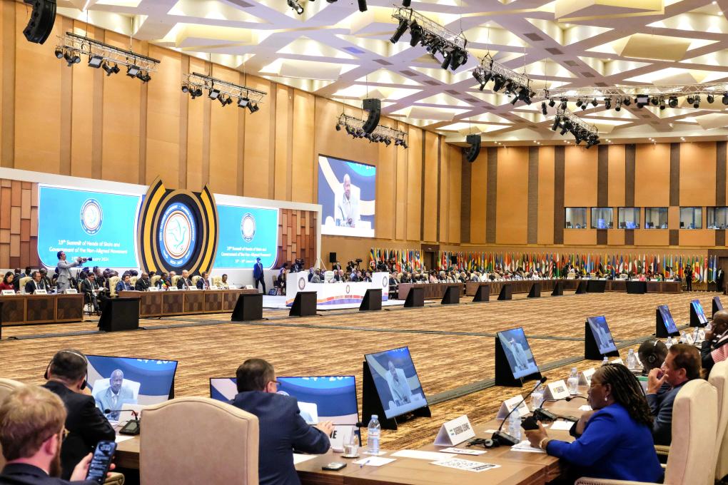 這是1月19日在烏干達首都坎帕拉拍攝的不結盟運動第19次峰會開幕式現(xiàn)場。新華社發(fā)（阿佳拉·納瓦達攝）