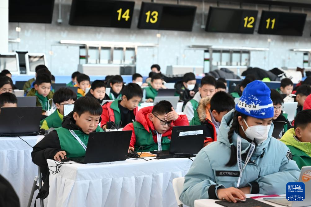 1月26日，選手們?cè)诒荣愔?。新華社記者 宋心平 攝