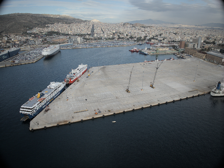 赫拉克萊烏斯?jié)L裝碼頭全景。比雷埃夫斯港港務局供圖