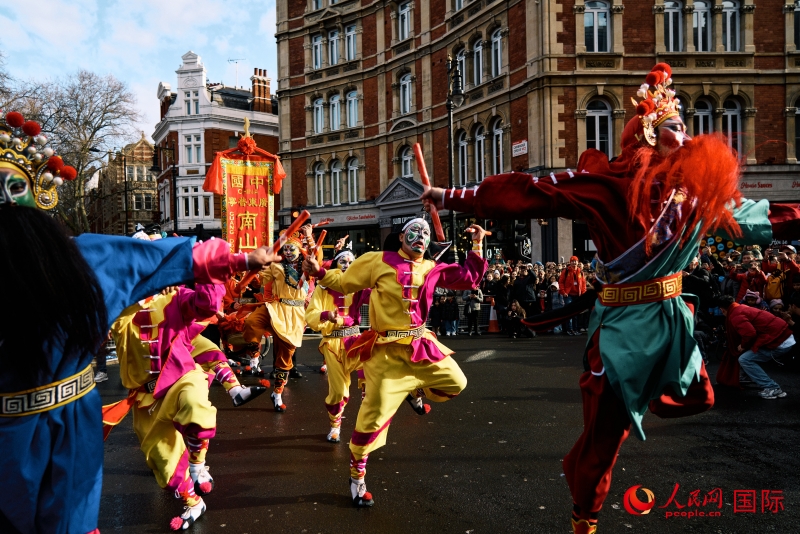 倫敦新春慶典現(xiàn)場。人民網(wǎng) 郭錦標(biāo)、楊浩鵬攝