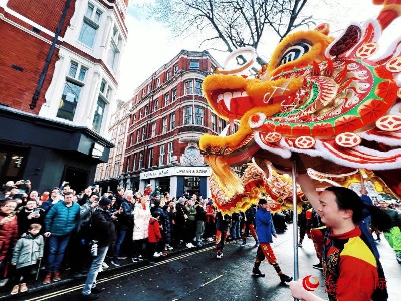 倫敦新春慶典現(xiàn)場。人民網(wǎng) 郭錦標(biāo)、楊浩鵬攝