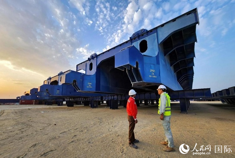 全球最大升船機(jī)平臺(tái)。人民網(wǎng)記者管克江攝