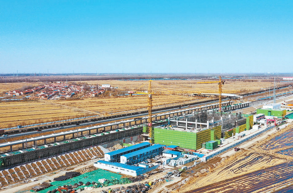 2月26日拍攝的建設(shè)中的京濱鐵路周良站（無人機(jī)照片）。