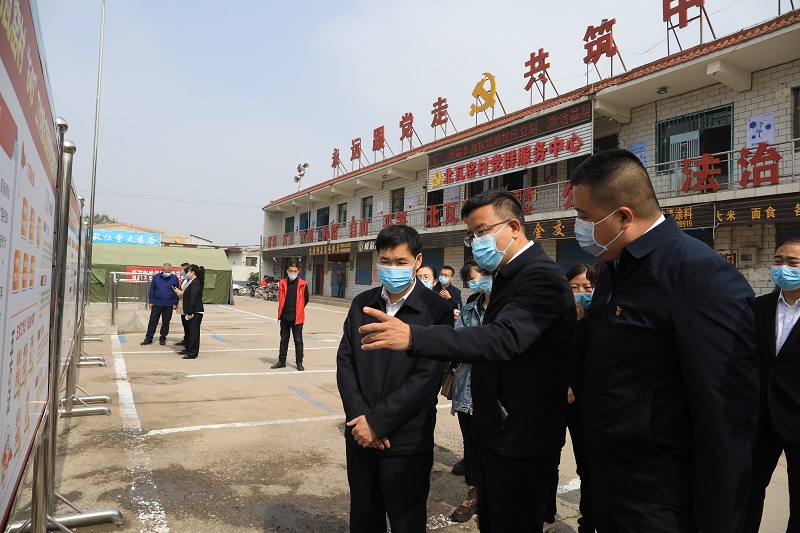 張農(nóng)壽在晉源街道北瓦窯村調(diào)研抓黨建促基層治理能力提升專項行動落實工作。