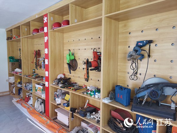 “荷樂益家”器材保管室。人民網(wǎng) 張瀚天攝