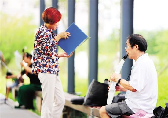 美舍河鳳翔濕地公園成為市民休閑的好去處。 南國都市報記者 汪承賢 攝