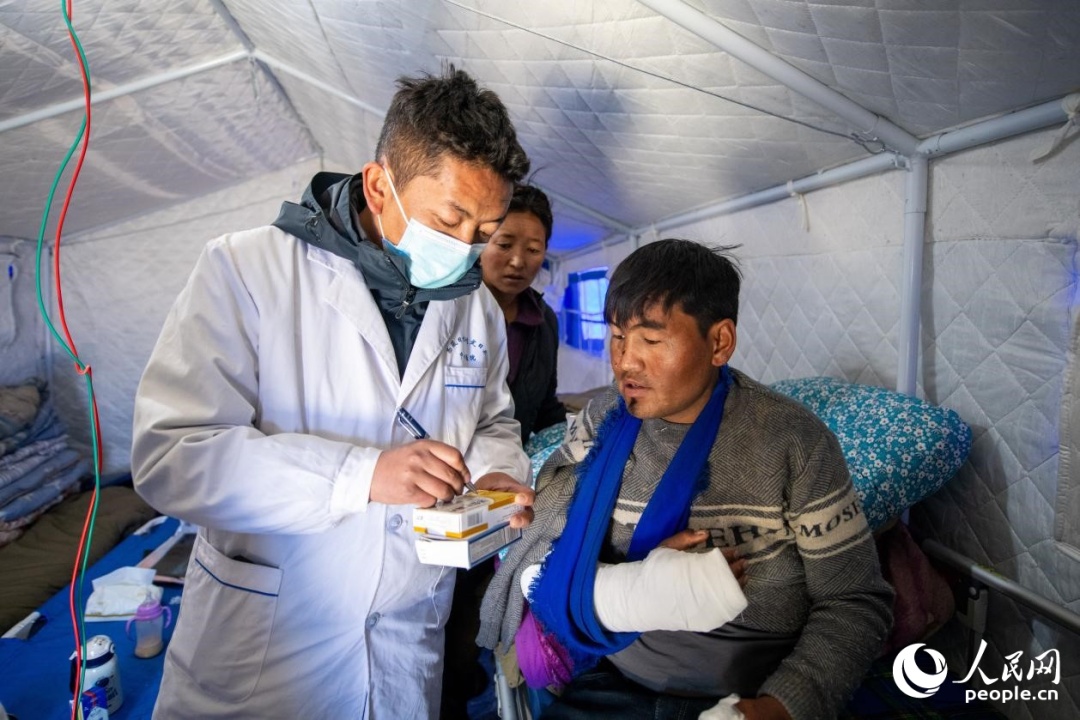 震中日記｜“謝謝，曼巴啦！”