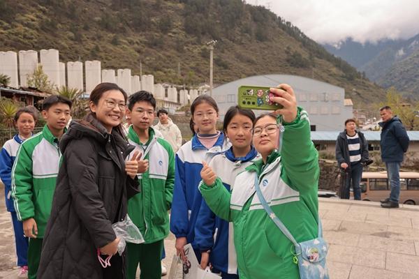 為驗證“高反風(fēng)險預(yù)測”小程序，這群高中生真去了趟高原