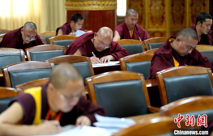 中國藏語系高級佛學(xué)院2025級高級學(xué)銜班招生考試西藏拉薩和四川阿壩考點順利結(jié)束