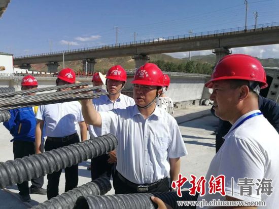 圖為生態(tài)環(huán)保專項(xiàng)督查現(xiàn)場(chǎng)。 孫舒亞攝