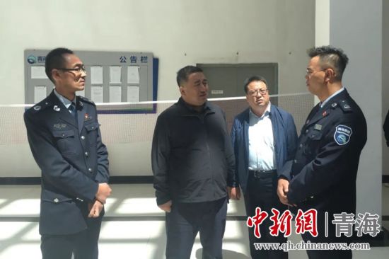 圖為生態(tài)環(huán)保專項(xiàng)督查現(xiàn)場(chǎng)。 孫舒亞攝