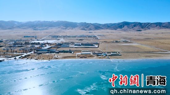 圖為冬日青海湖。李江寧攝