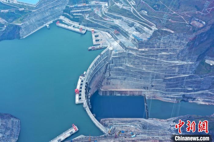 圖為白鶴灘水電站?！∷娝木止﹫D