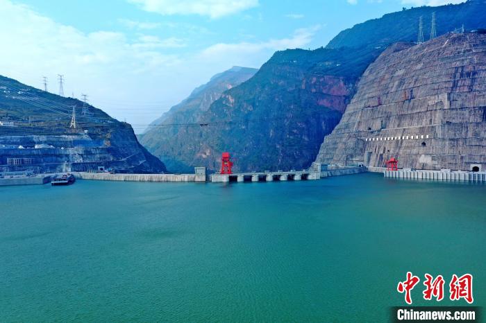 圖為白鶴灘水電站?！∷娝木止﹫D