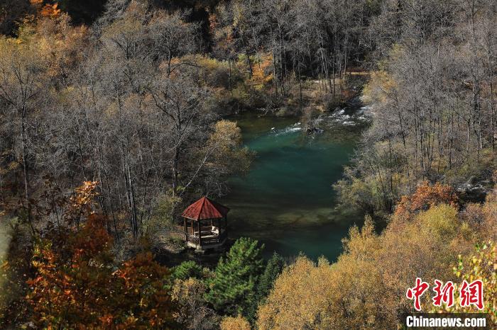 松坪溝風(fēng)光?！⑼?攝