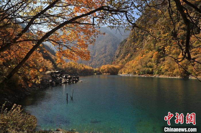 松坪溝風(fēng)光?！⑼?攝