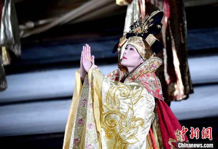 3月17日，西藏拉薩，《文成公主》大型史詩(shī)劇演出現(xiàn)場(chǎng)?！±盍?攝