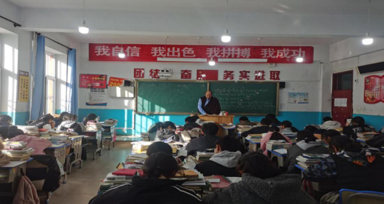 青?，斍撸寒惖剞k班讓孩子享受優(yōu)質(zhì)教育