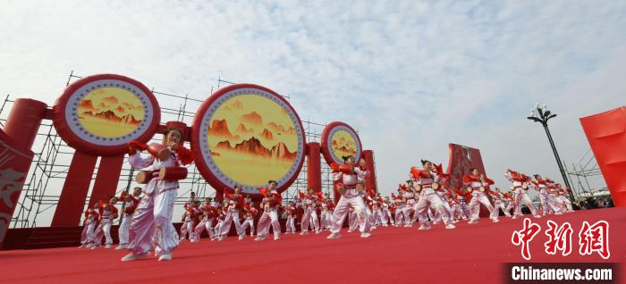 圖為山西翼城花鼓展演。　梁照曾 攝