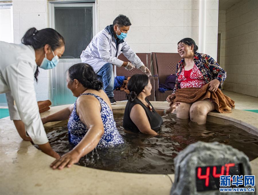 （新華全媒頭條·走向我們的小康生活·圖文互動）（10）扎西德勒，我們的新家園——西藏易地扶貧搬遷搬出幸福美好新生活