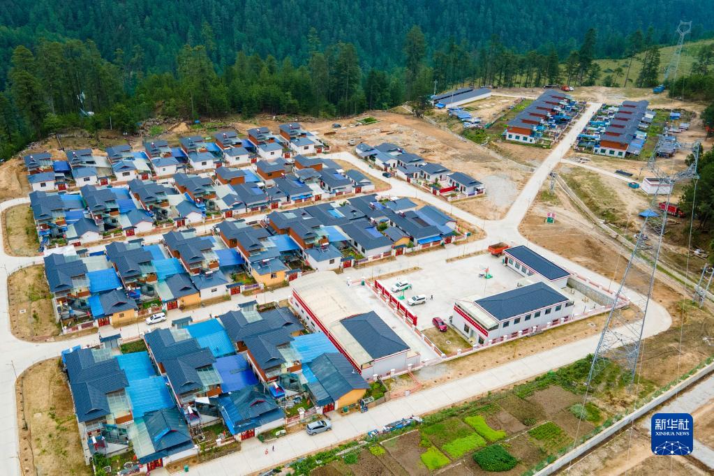 西藏林芝：易地搬遷，迎來幸福新生活