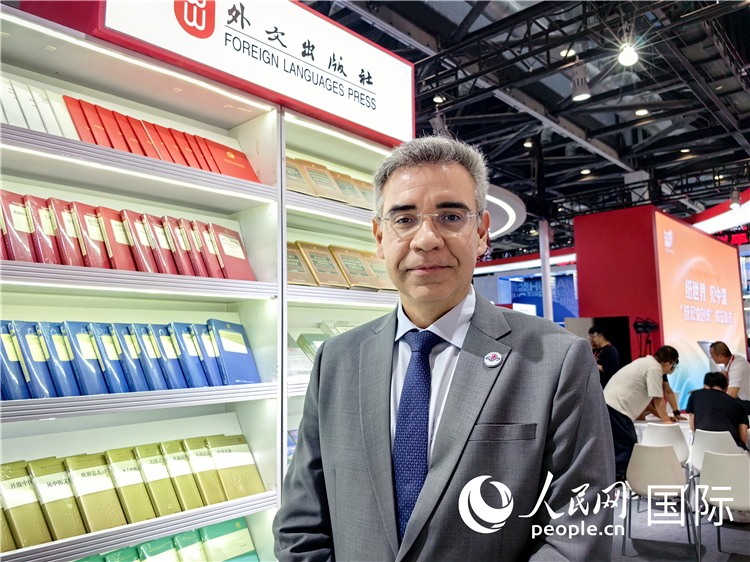 巴西東進(jìn)出版社社長高文勇接受人民網(wǎng)專訪。人民網(wǎng)記者 符園園攝