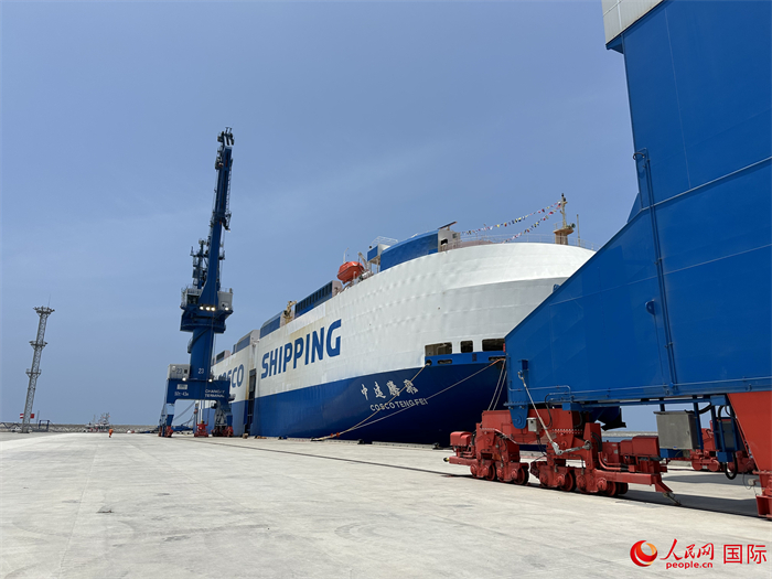 當?shù)貢r間11月15日，停靠在錢凱港的船只。人民網(wǎng)記者 周雨攝