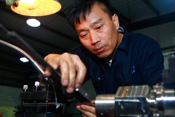 工作中的張世軍。受訪者供圖